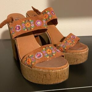 EUC Lucky Brand Leather Wedges